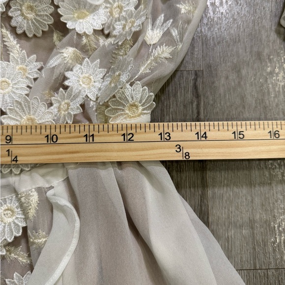 For Love & Lemons Mini Dress Women Size XS Ivory Daisy Ruffle Off Shoulder - Picture 10 of 14